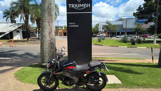BAJAJ DOMINAR 160 